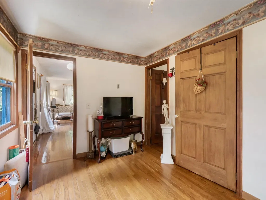 292 Ledgemere Point Hubbardton VT 05732