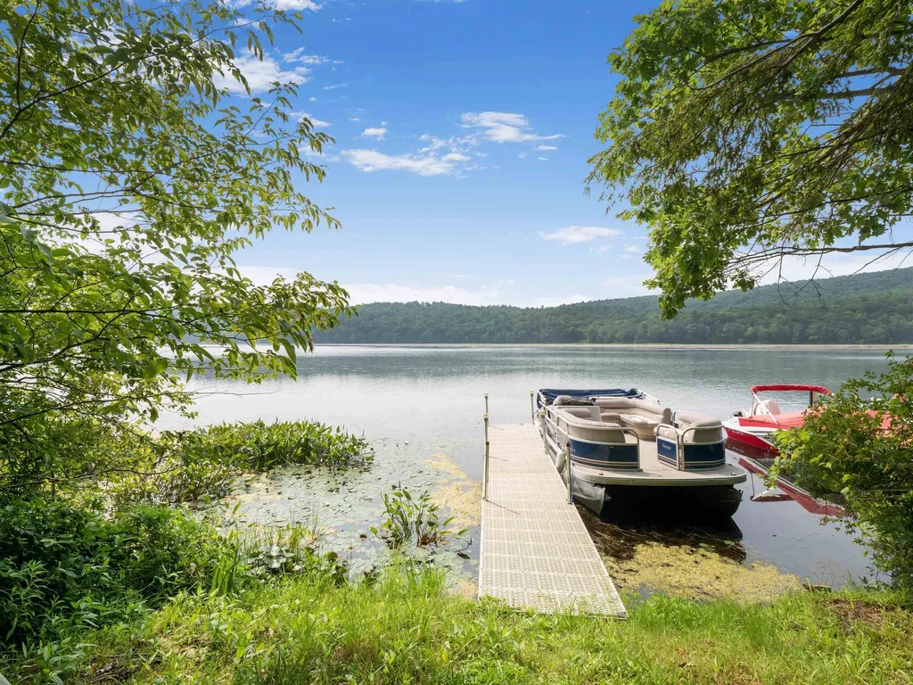 292 Ledgemere Point Hubbardton VT 05732