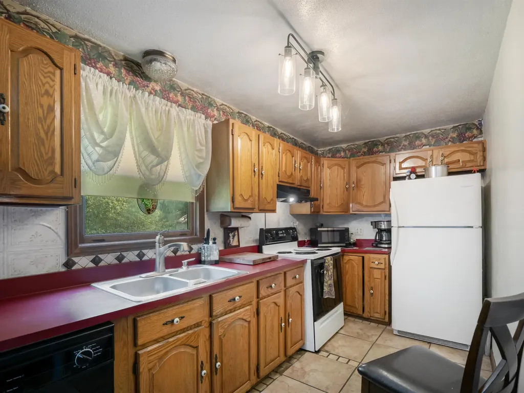 292 Ledgemere Point Hubbardton VT 05732