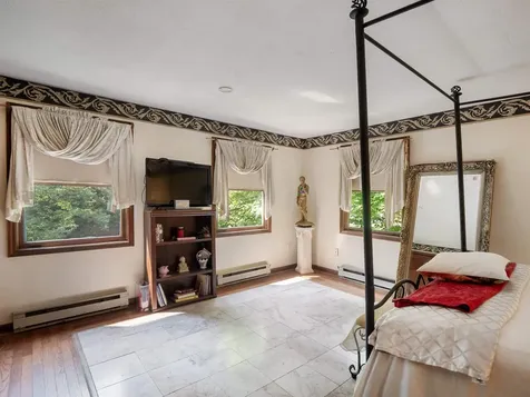 292 Ledgemere Point Hubbardton VT 05732