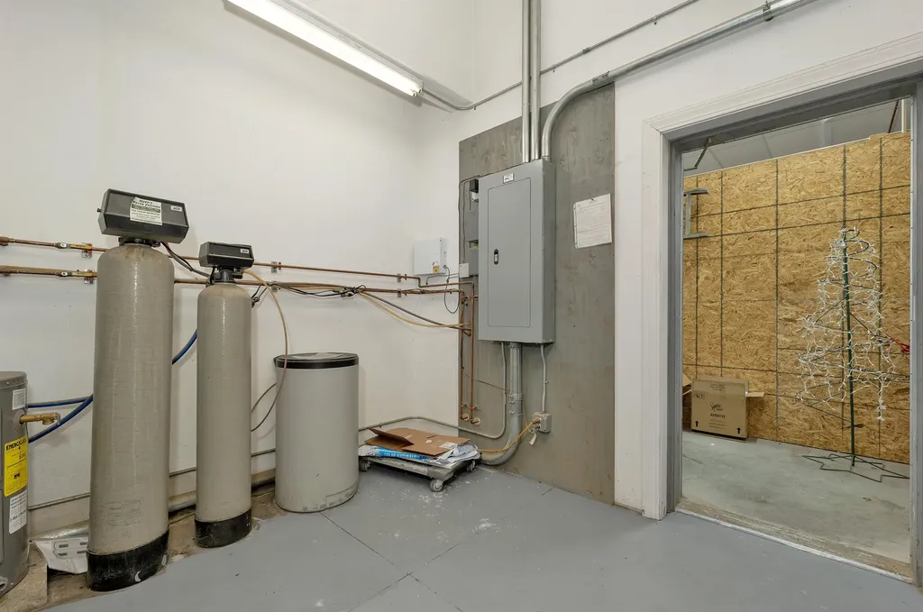 1210 White Mountain Highway Ossipee NH 03864