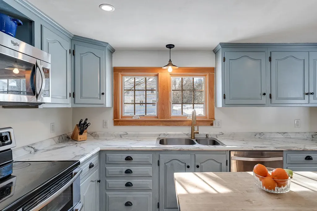 730 Falls Road Shelburne VT 05482