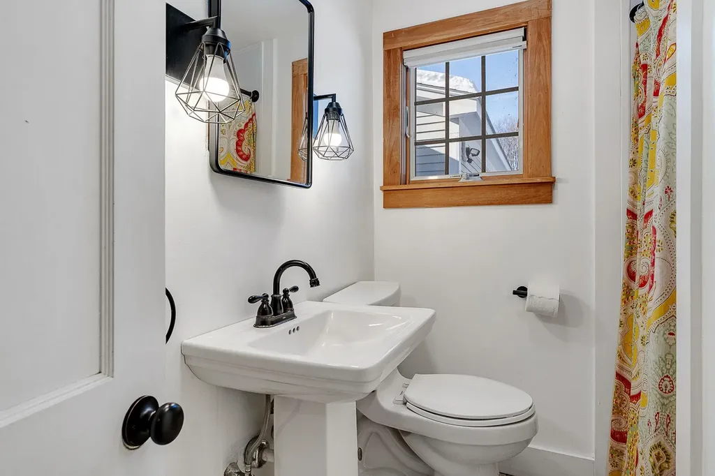 730 Falls Road Shelburne VT 05482