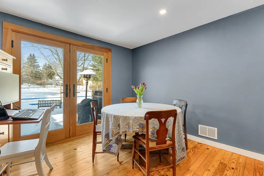 730 Falls Road Shelburne VT 05482