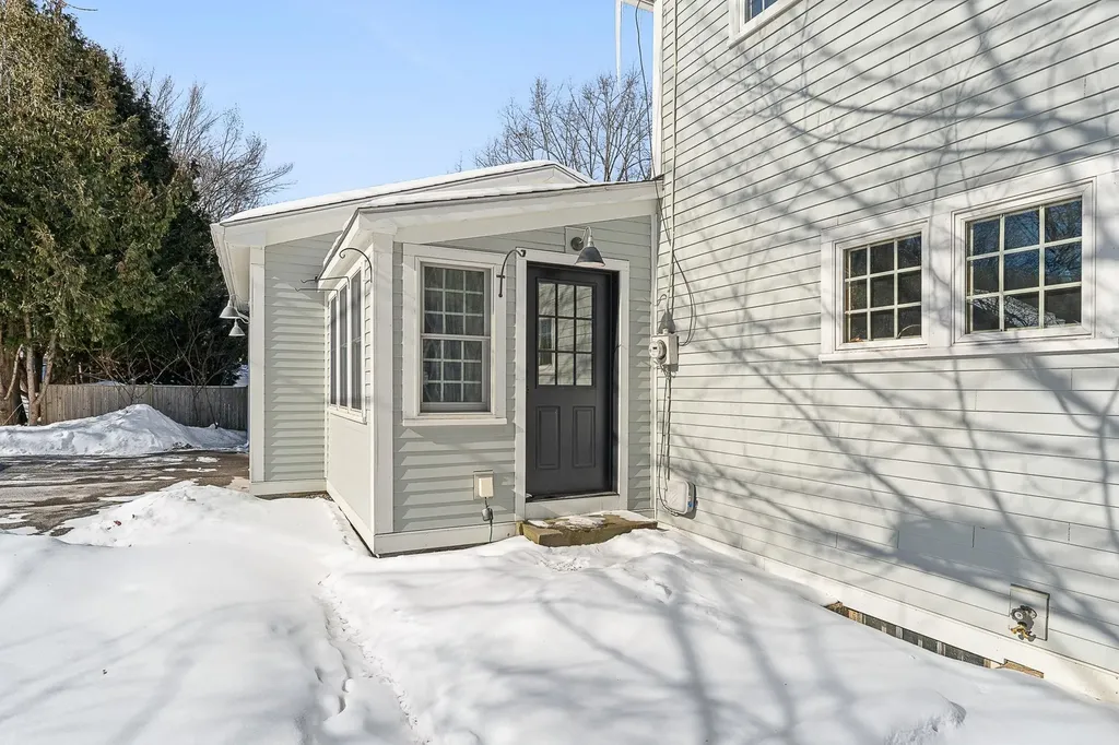 730 Falls Road Shelburne VT 05482