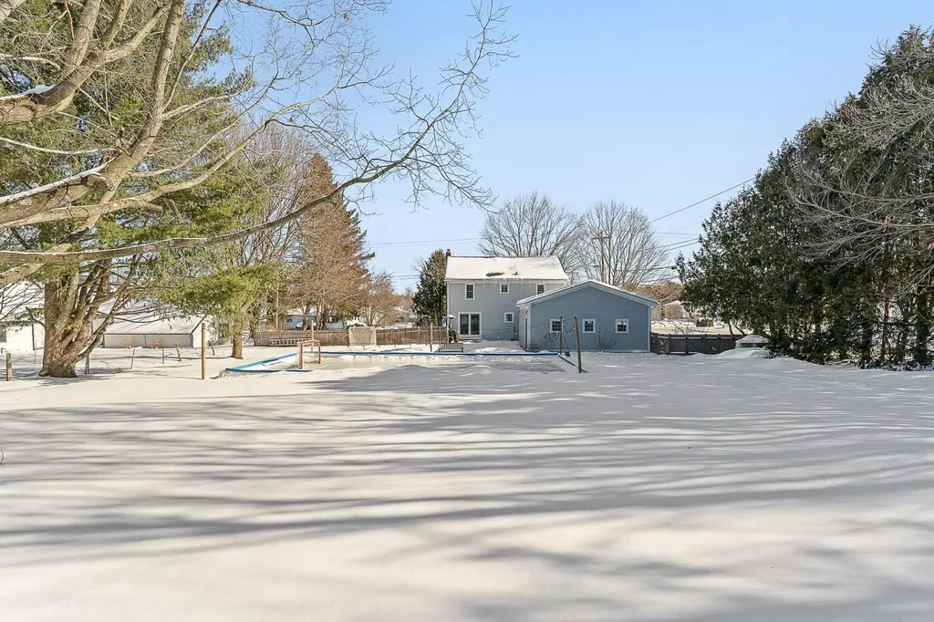 730 Falls Road Shelburne VT 05482