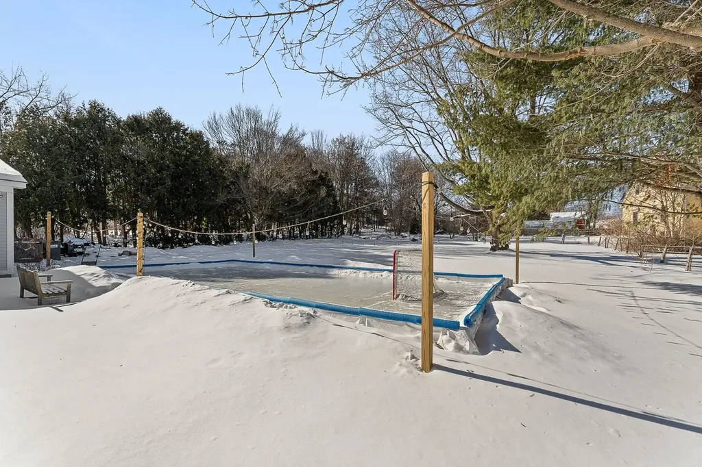 730 Falls Road Shelburne VT 05482