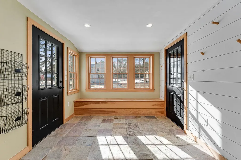 730 Falls Road Shelburne VT 05482