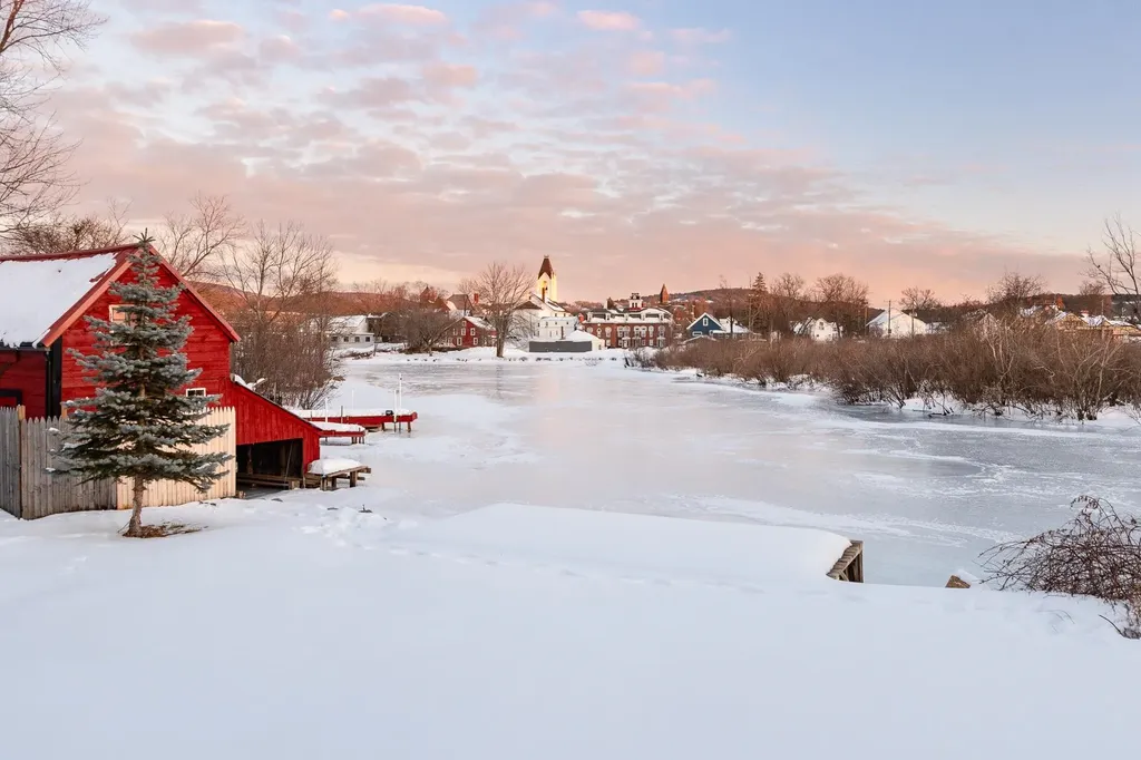 98 Water Street Laconia NH 03246