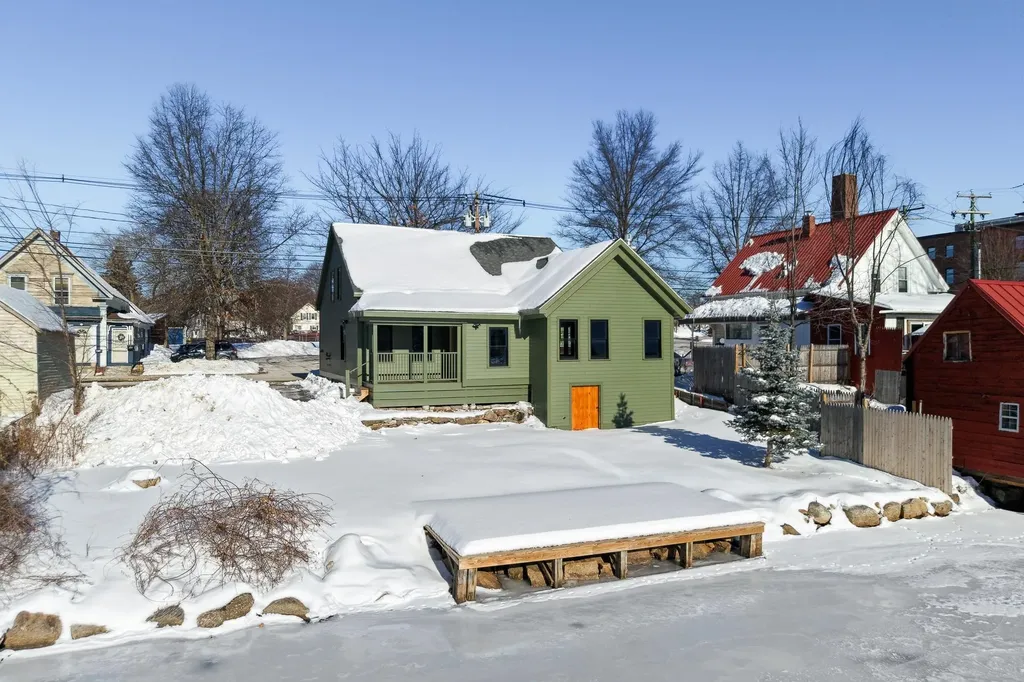 98 Water Street Laconia NH 03246