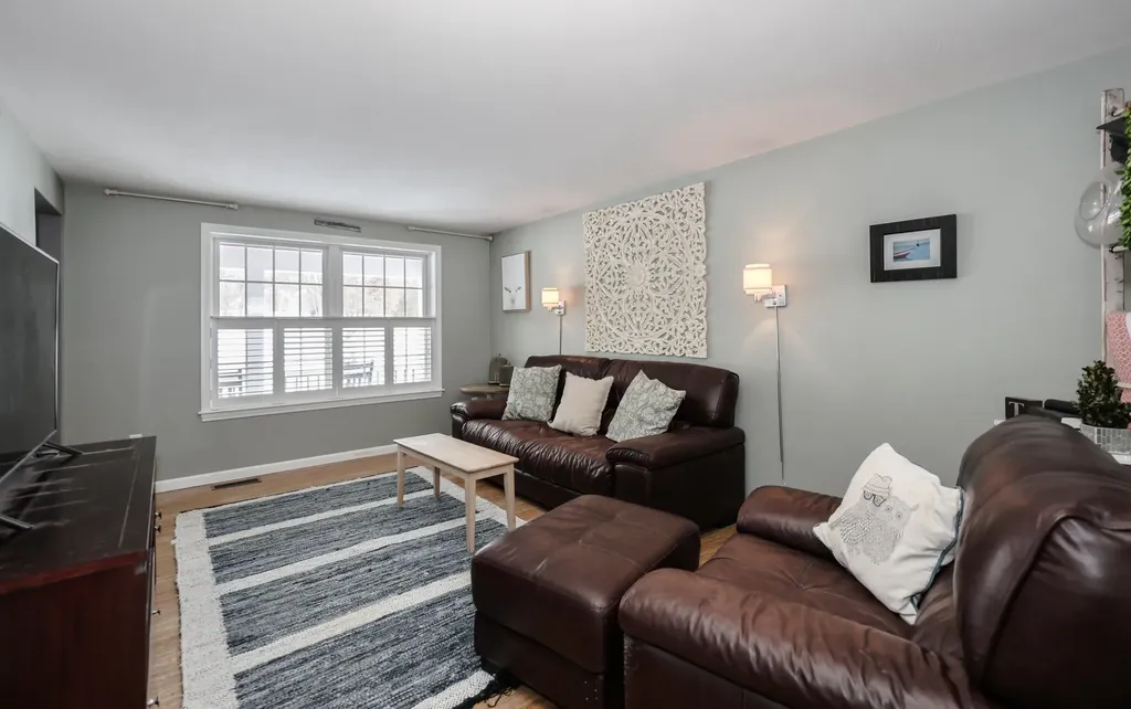 16 Molly Way Epping NH 03842