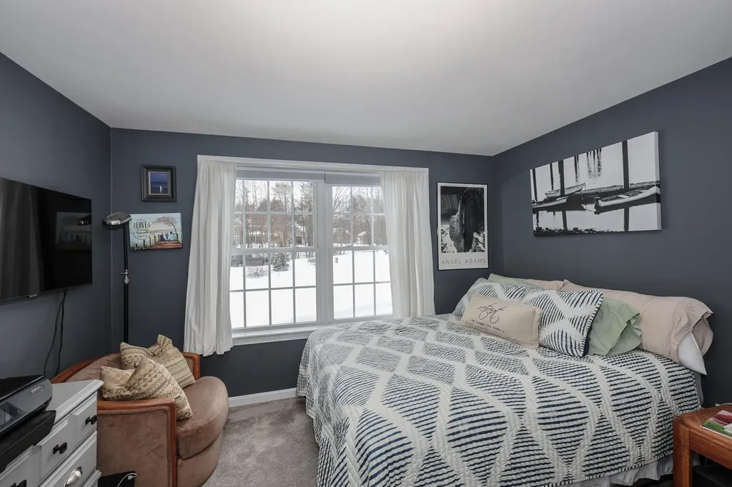 16 Molly Way Epping NH 03842