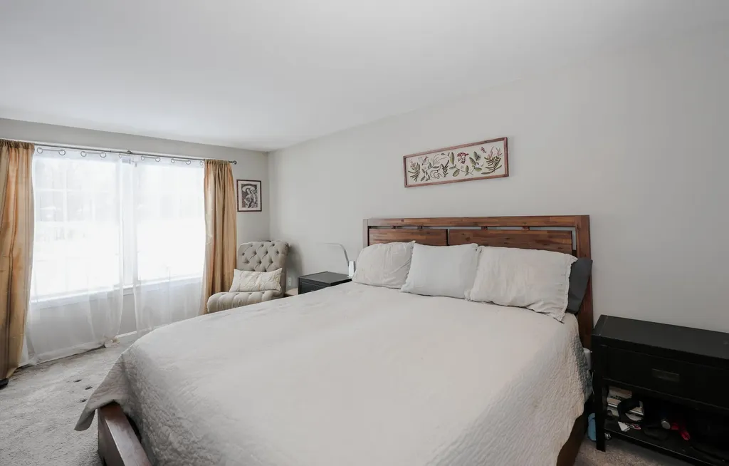 16 Molly Way Epping NH 03842