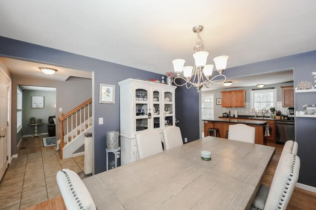 16 Molly Way Epping NH 03842