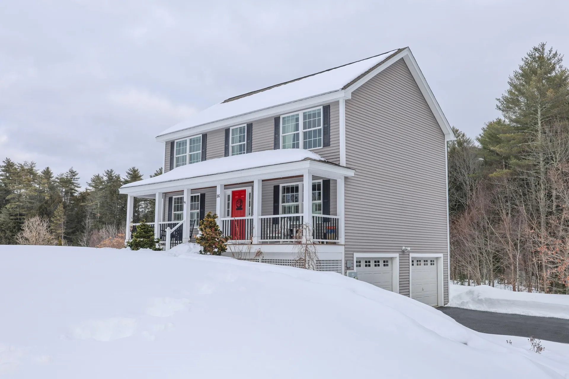 16 Molly Way Epping NH 03842