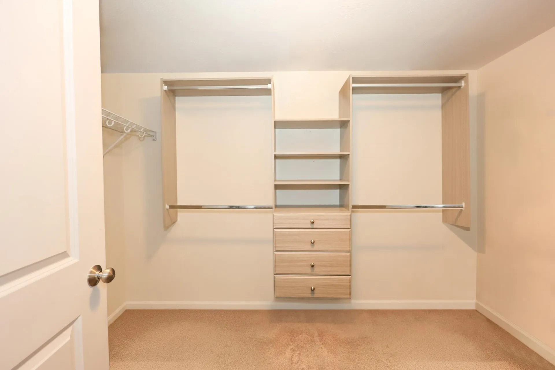 16 Molly Way Epping NH 03842