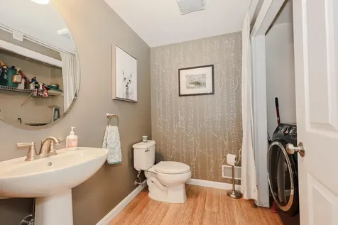 16 Molly Way Epping NH 03842