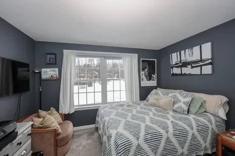 16 Molly Way Epping NH 03842