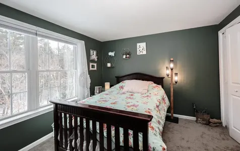 16 Molly Way Epping NH 03842