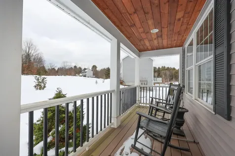 16 Molly Way Epping NH 03842