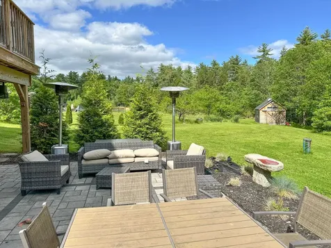 16 Molly Way Epping NH 03842