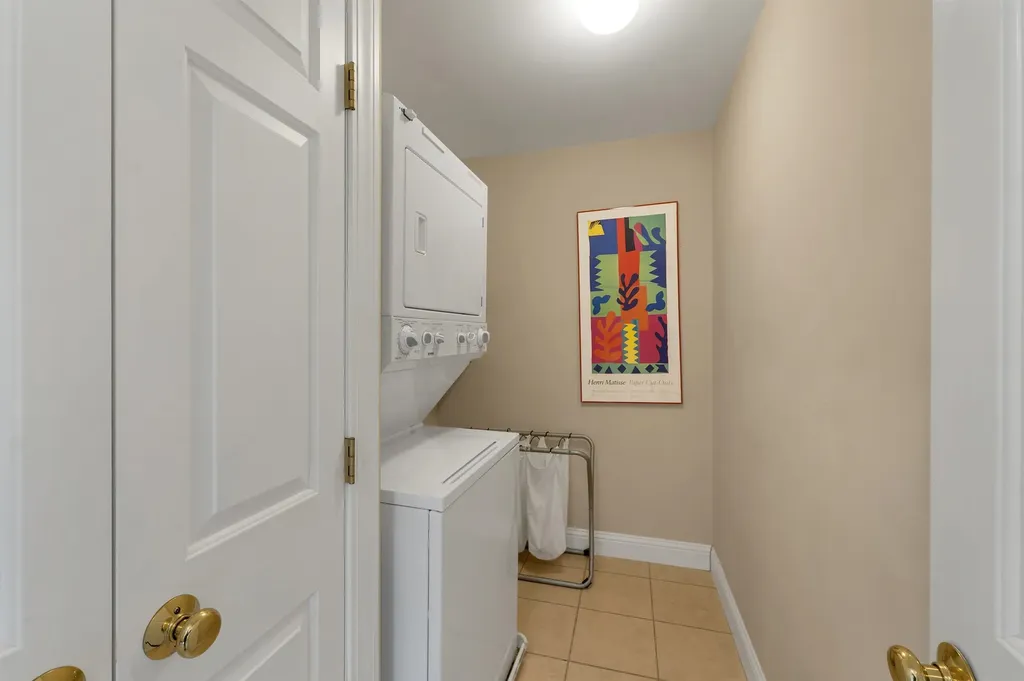 18 Deborah Lane Dover NH 03820