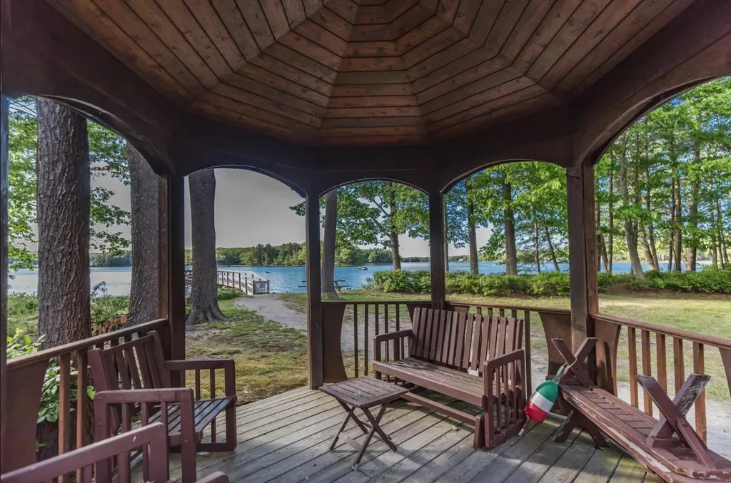 18 Deborah Lane Dover NH 03820