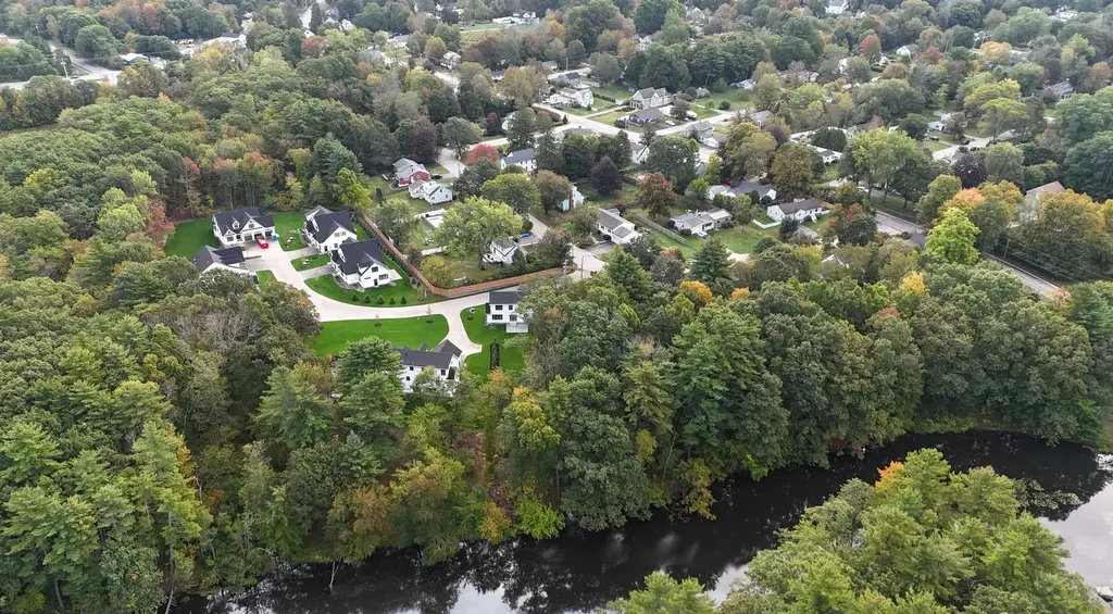 16 Little River Road Exeter NH 03833