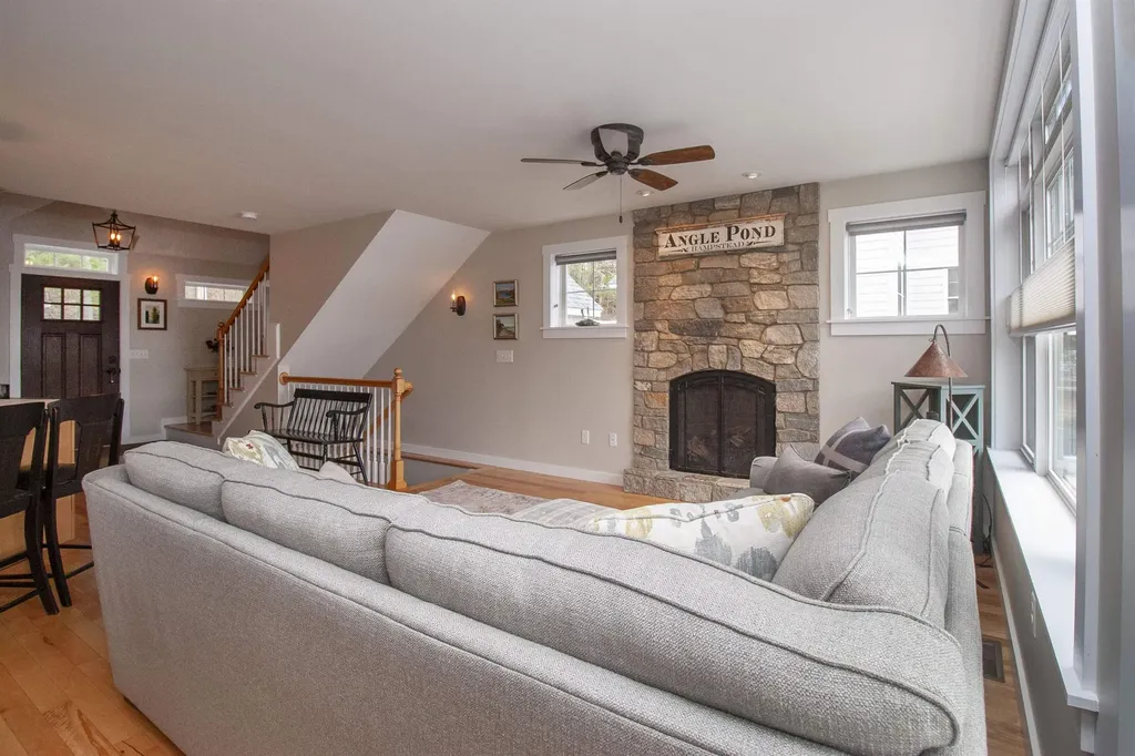 271 Pond View Drive Hampstead NH 03826