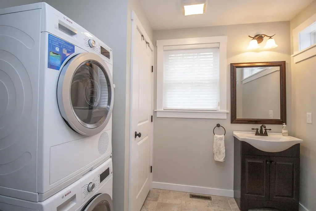 271 Pond View Drive Hampstead NH 03826