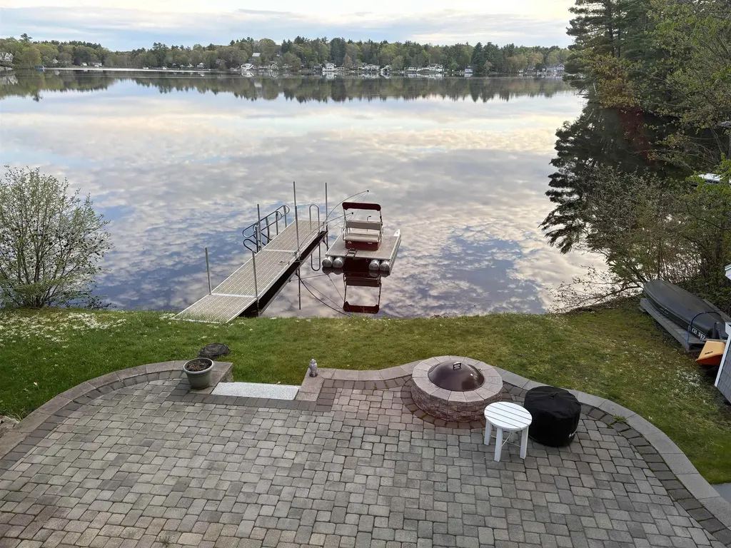 271 Pond View Drive Hampstead NH 03826