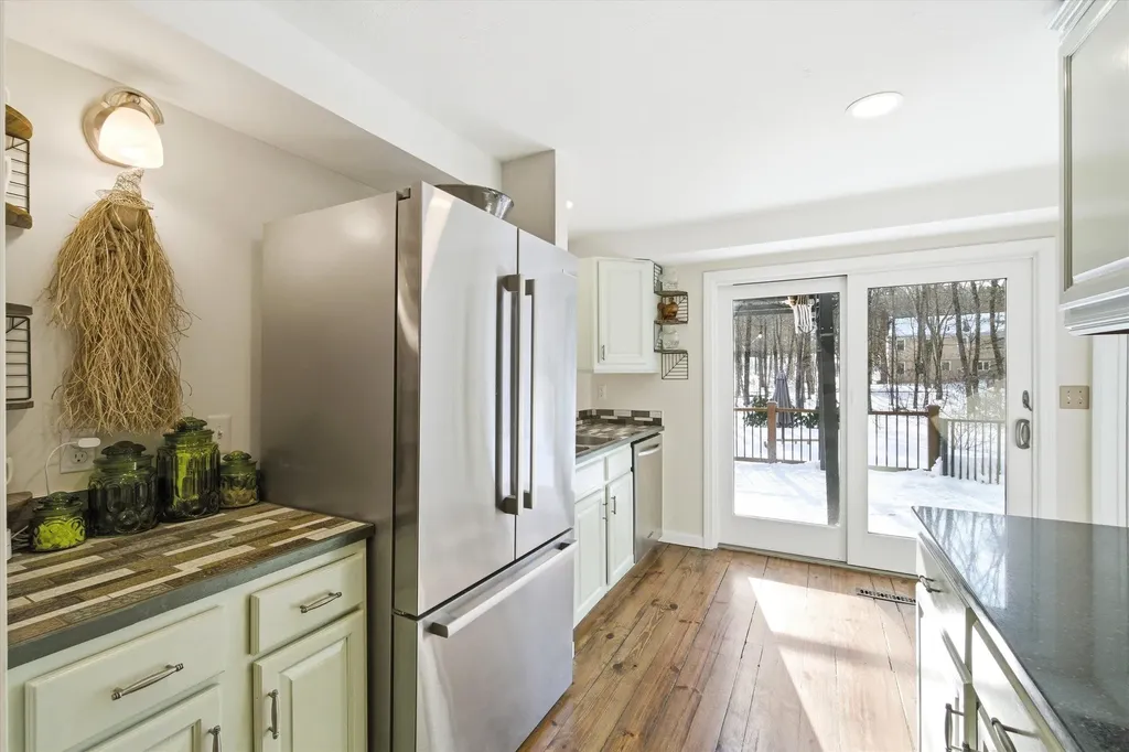 43 Alsun Drive Hollis NH 03049