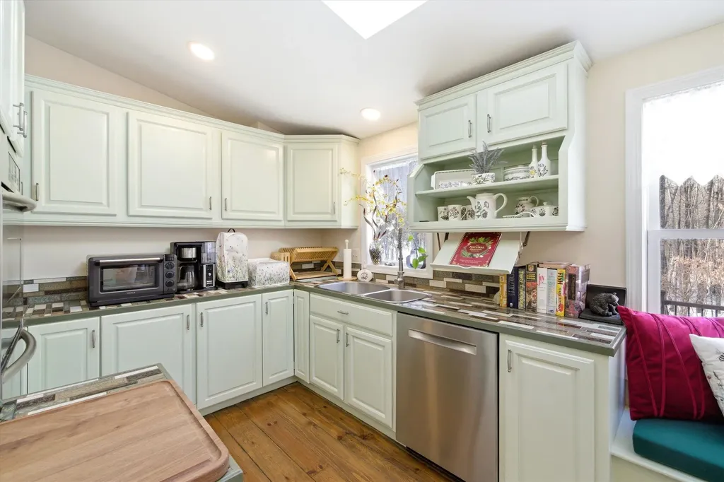 43 Alsun Drive Hollis NH 03049