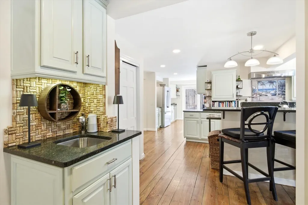 43 Alsun Drive Hollis NH 03049