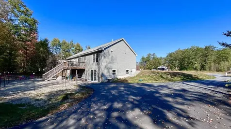 17 Minott Road Hillsborough NH 03244