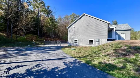17 Minott Road Hillsborough NH 03244