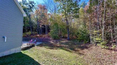 17 Minott Road Hillsborough NH 03244