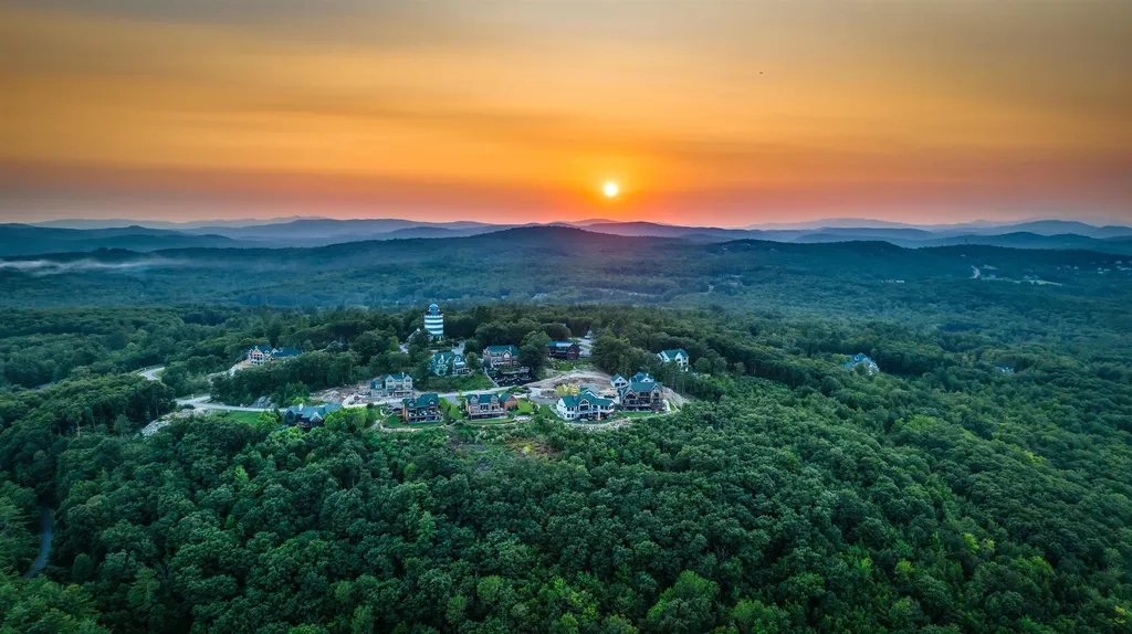 148 Akwa Vista Laconia NH 03246