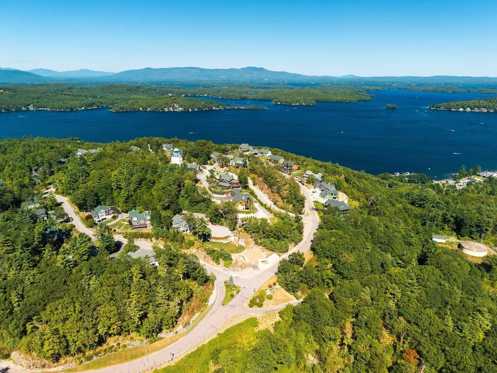 148 Akwa Vista Laconia NH 03246