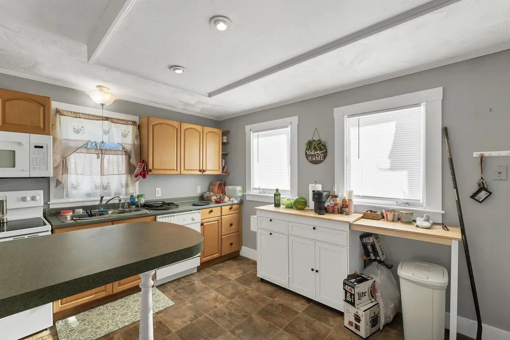 2 Waukewan Avenue Meredith NH 03253