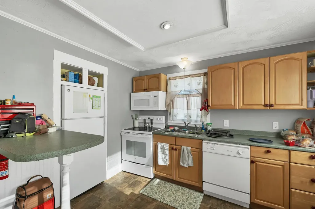 2 Waukewan Avenue Meredith NH 03253