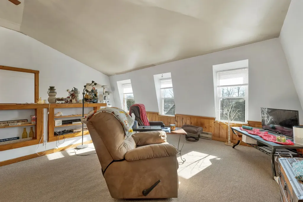 2 Waukewan Avenue Meredith NH 03253