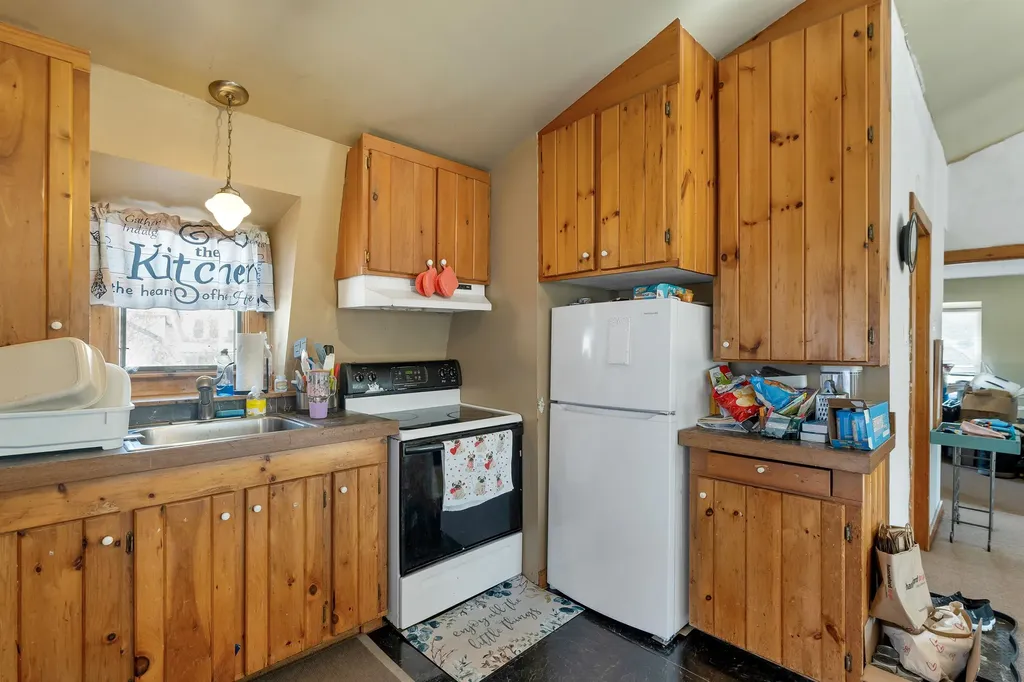 2 Waukewan Avenue Meredith NH 03253