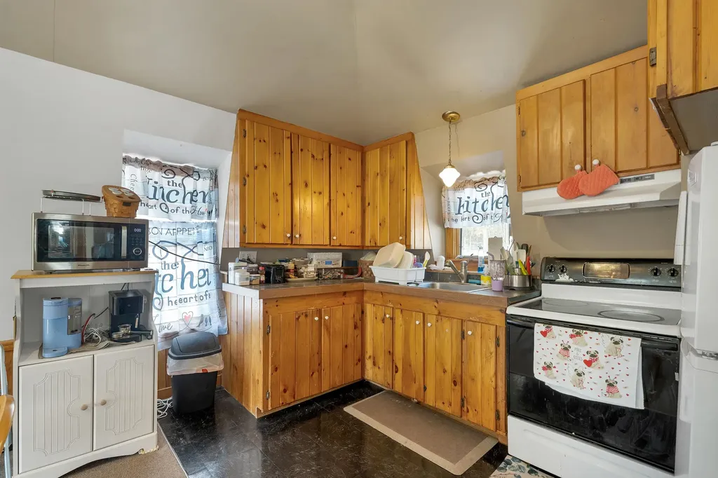 2 Waukewan Avenue Meredith NH 03253