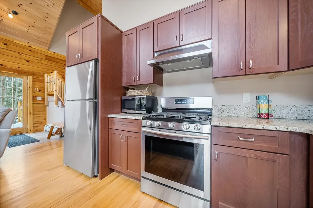 10 Marden Drive Campton NH 03223