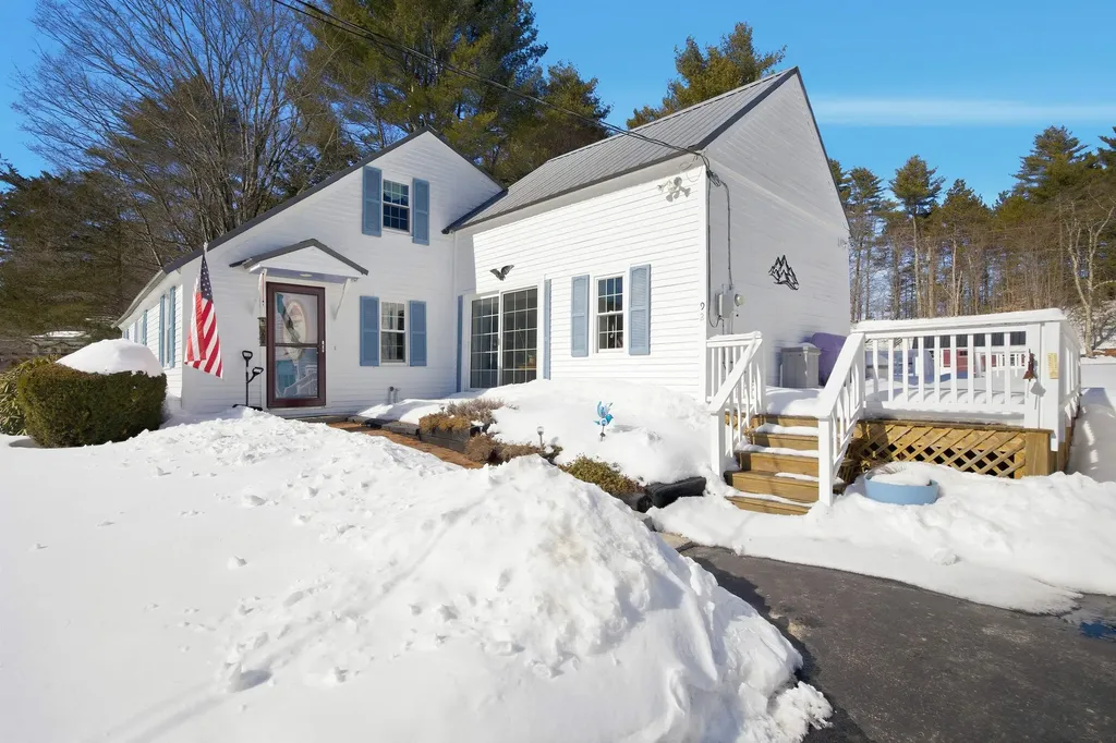 92 Waterloo Street Warner NH 03278