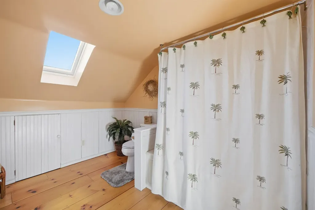 92 Waterloo Street Warner NH 03278