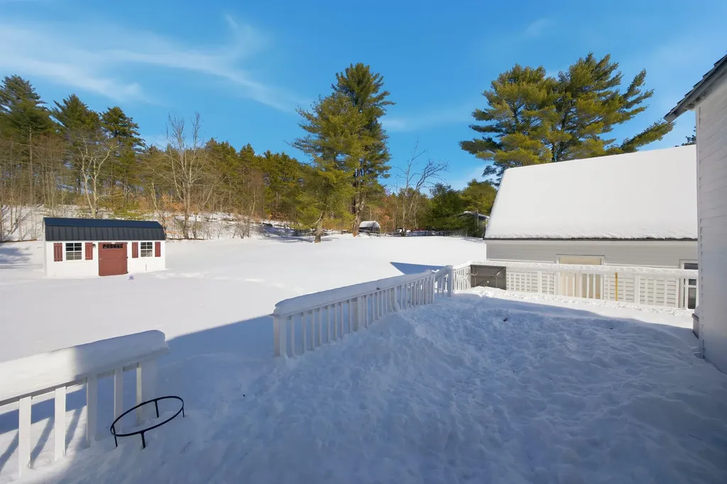 92 Waterloo Street Warner NH 03278