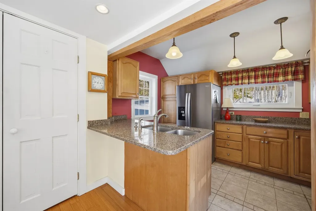 92 Waterloo Street Warner NH 03278