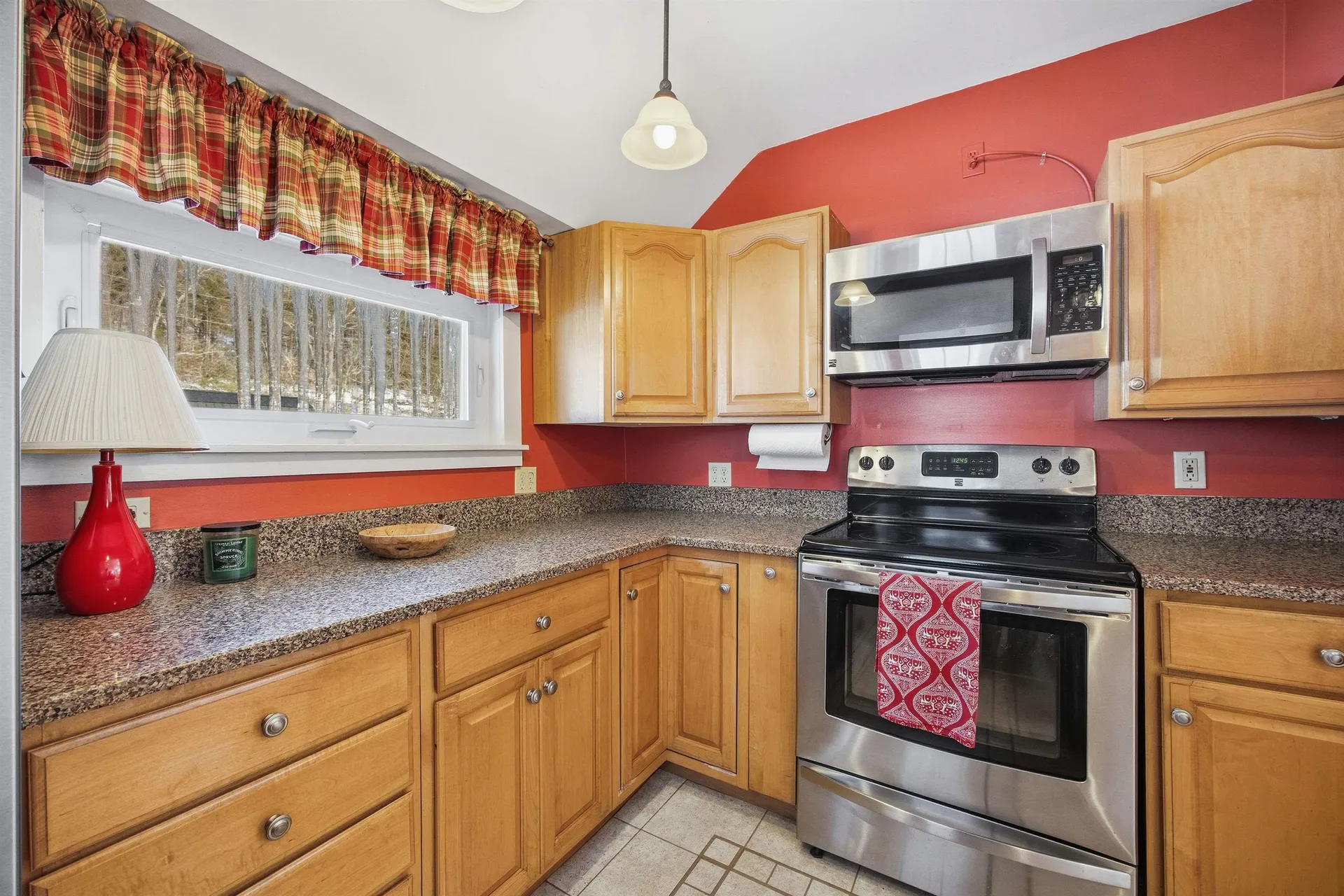 92 Waterloo Street Warner NH 03278